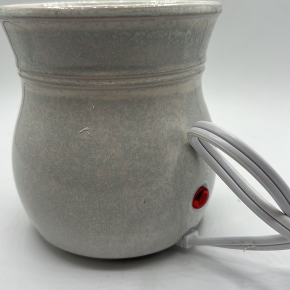 Yankee Candle Electric Kensington Warmer - Picture 3 of 5